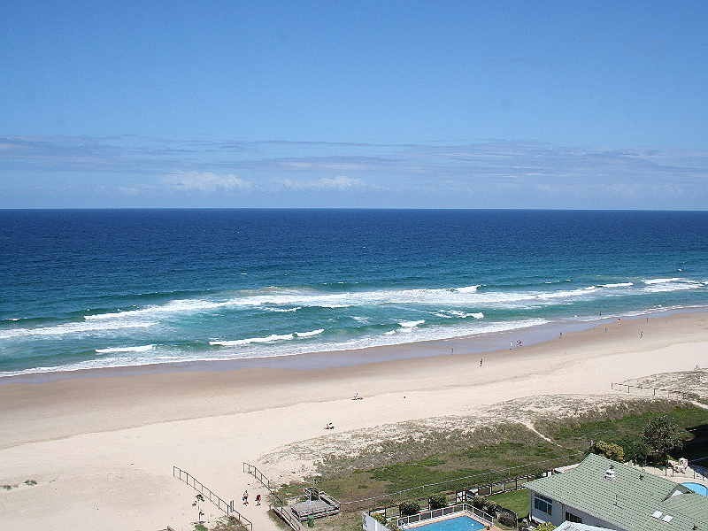 5 WOODROFFE AVENUE, Main Beach QLD 4217