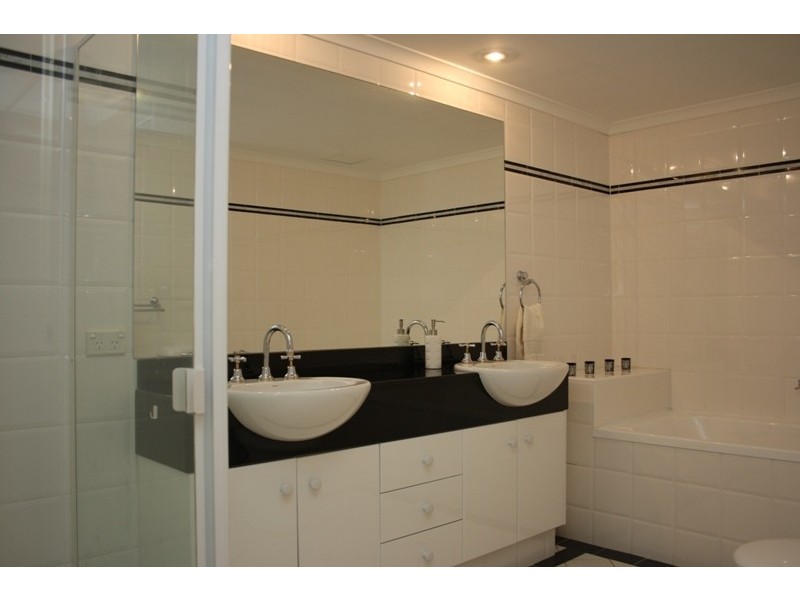 53/1 HUGHES AVENUE, Main Beach QLD 4217