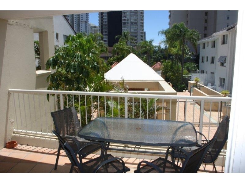 5-7 CRONIN AVENUE, Main Beach QLD 4217
