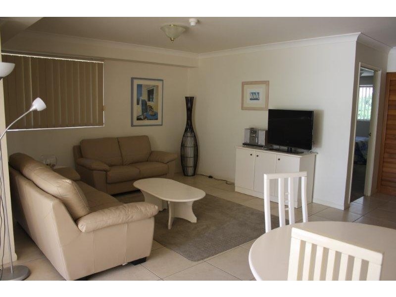 5-7 CRONIN AVENUE, Main Beach QLD 4217