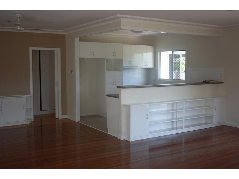 15 Rankin Parade, Main Beach QLD 4217