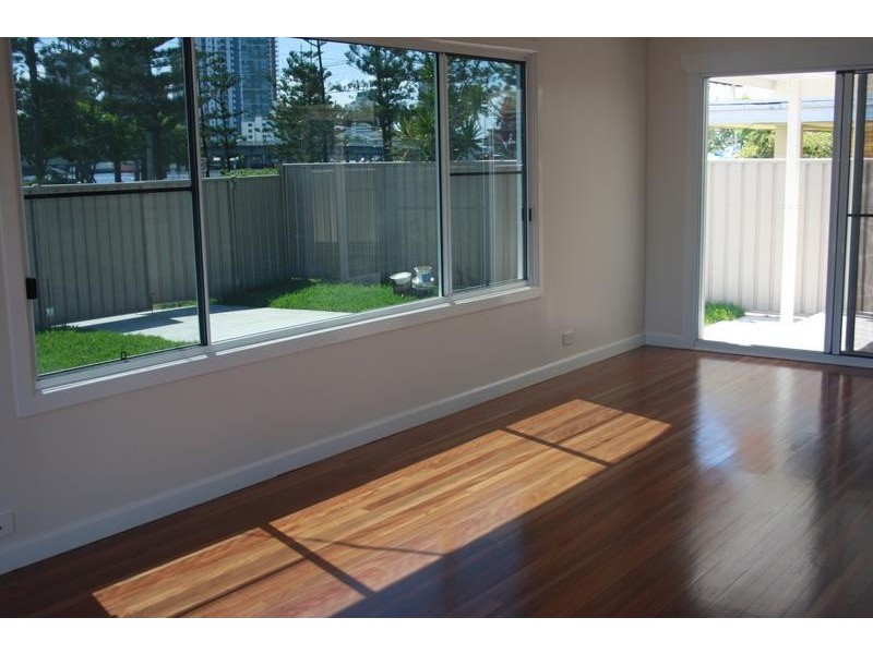 15 Rankin Parade, Main Beach QLD 4217