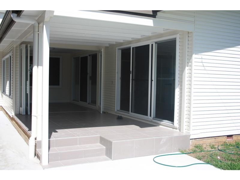 15 Rankin Parade, Main Beach QLD 4217