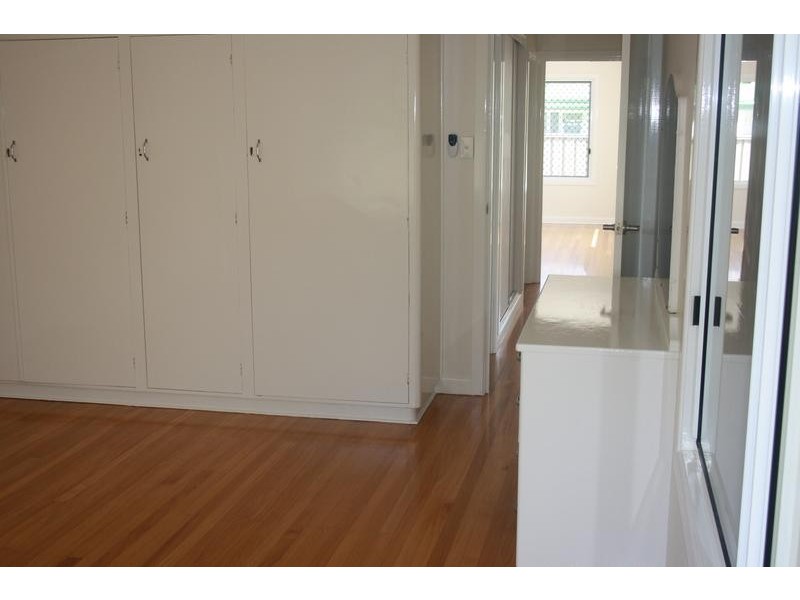 15 Rankin Parade, Main Beach QLD 4217