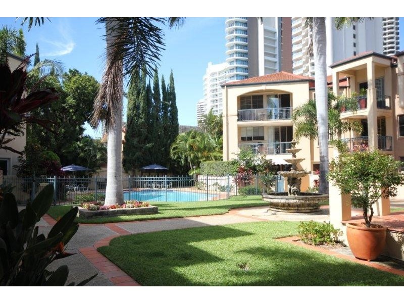 34 WOODROFFE AVENUE, Main Beach QLD 4217