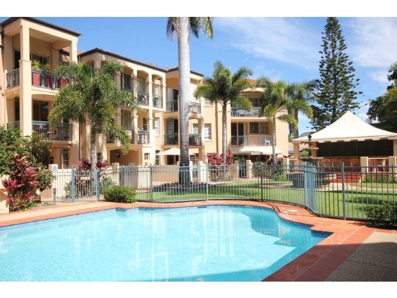 34 WOODROFFE AVENUE, Main Beach QLD 4217