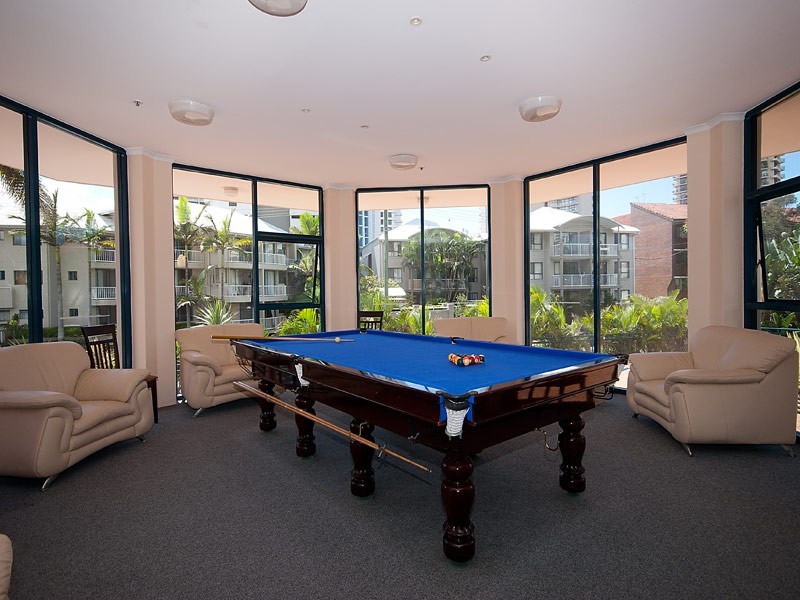 22 Montgomery Avenue, Main Beach QLD 4217