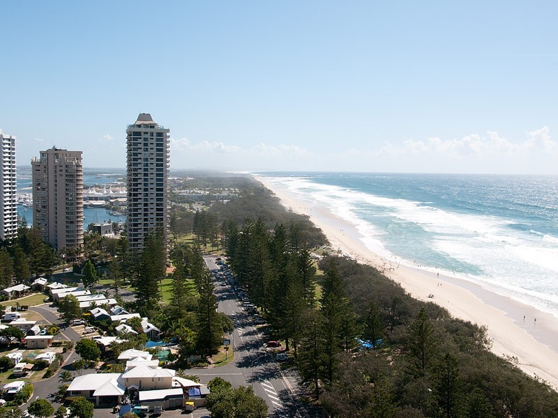 59 PACIFIC STREET, Main Beach QLD 4217