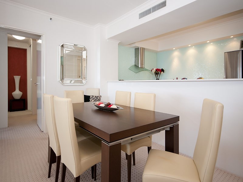 59 PACIFIC STREET, Main Beach QLD 4217