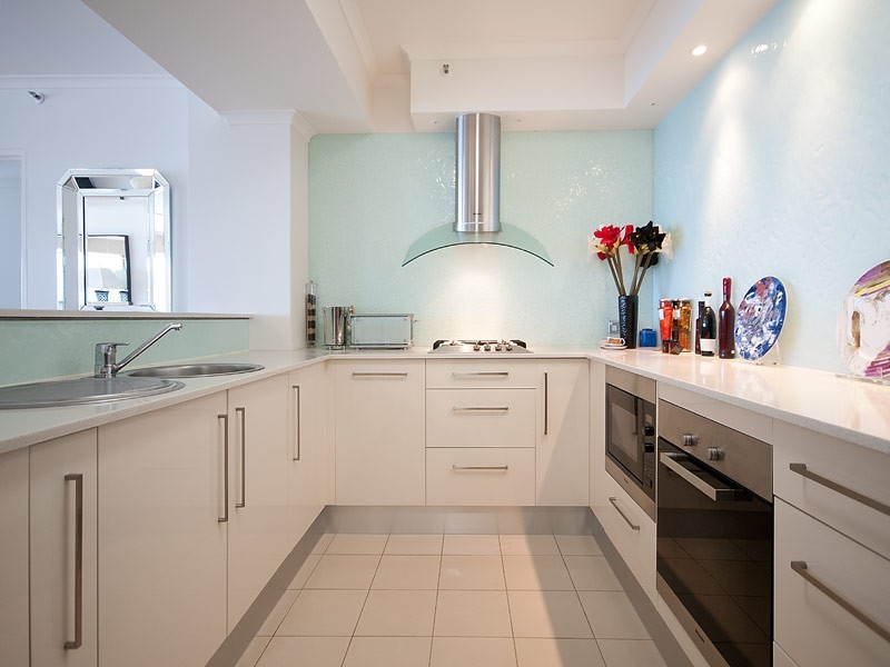 59 PACIFIC STREET, Main Beach QLD 4217