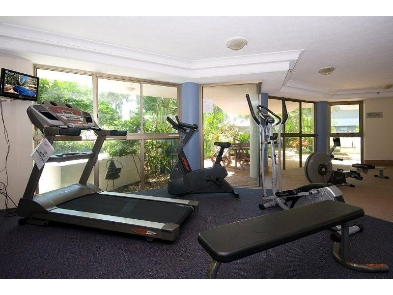 8/20 CRONIN AVENUE, Main Beach QLD 4217