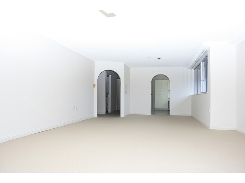 16/18 MacArthur Street, Main Beach QLD 4217