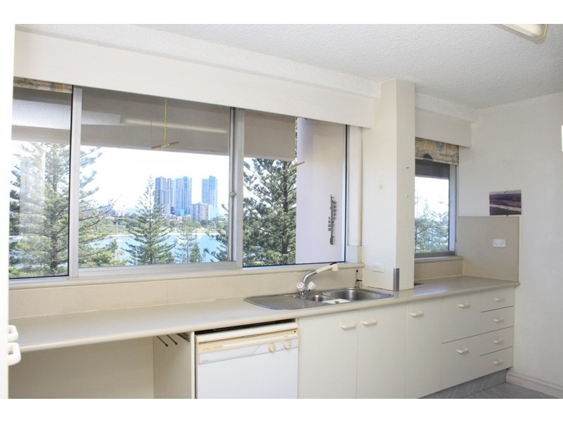 16/18 MacArthur Street, Main Beach QLD 4217