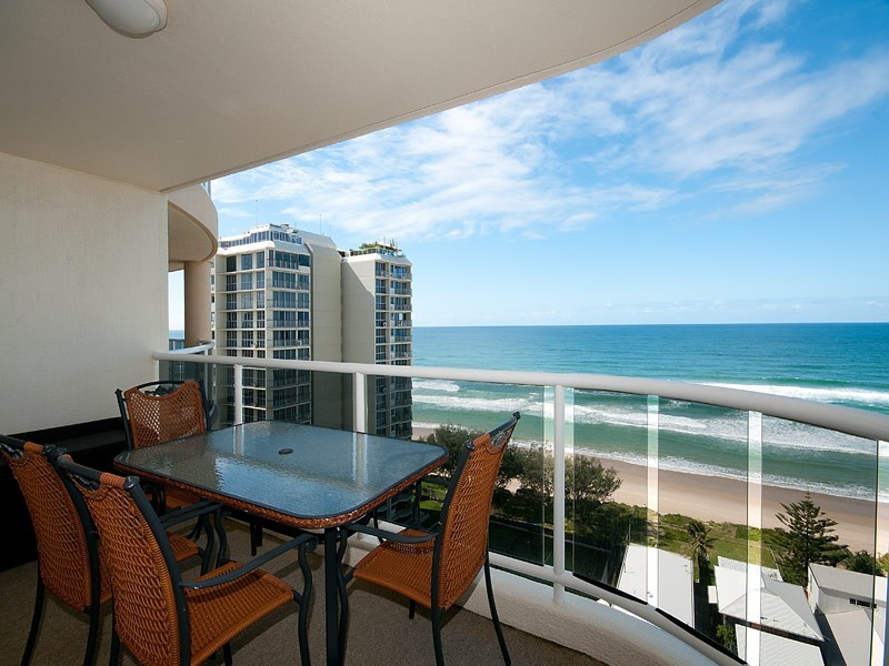 59 PACIFIC STREET, Main Beach QLD 4217