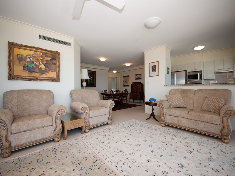 59 PACIFIC STREET, Main Beach QLD 4217