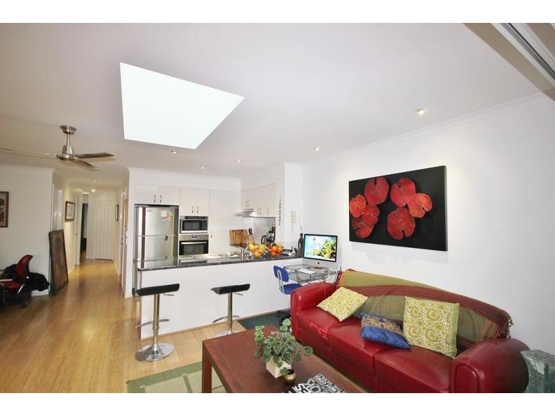 9/21 WOODROFFE AVENUE, Main Beach QLD 4217