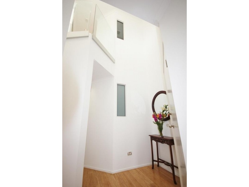 9/21 WOODROFFE AVENUE, Main Beach QLD 4217