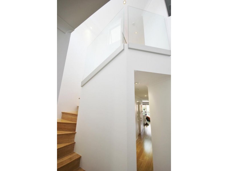 9/21 WOODROFFE AVENUE, Main Beach QLD 4217