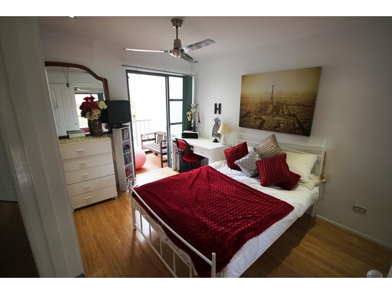 9/21 WOODROFFE AVENUE, Main Beach QLD 4217