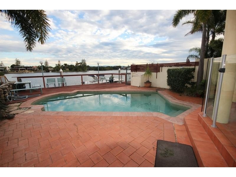 3/12 Sunset Boulevard, Surfers Paradise QLD 4217
