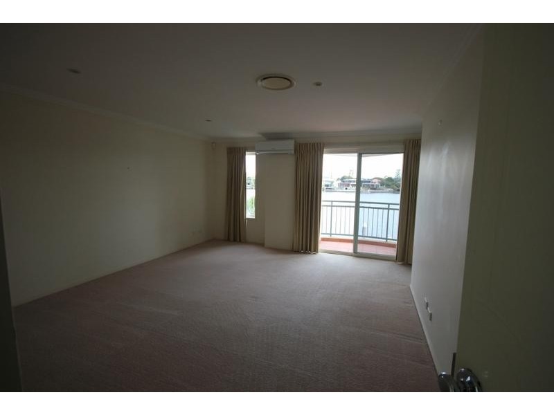 3/12 Sunset Boulevard, Surfers Paradise QLD 4217