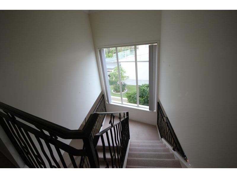 3/12 Sunset Boulevard, Surfers Paradise QLD 4217