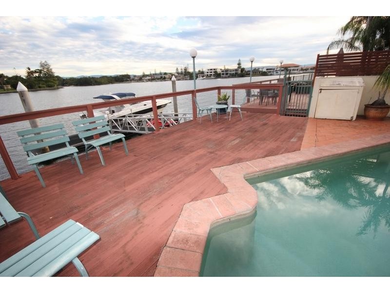 3/12 Sunset Boulevard, Surfers Paradise QLD 4217