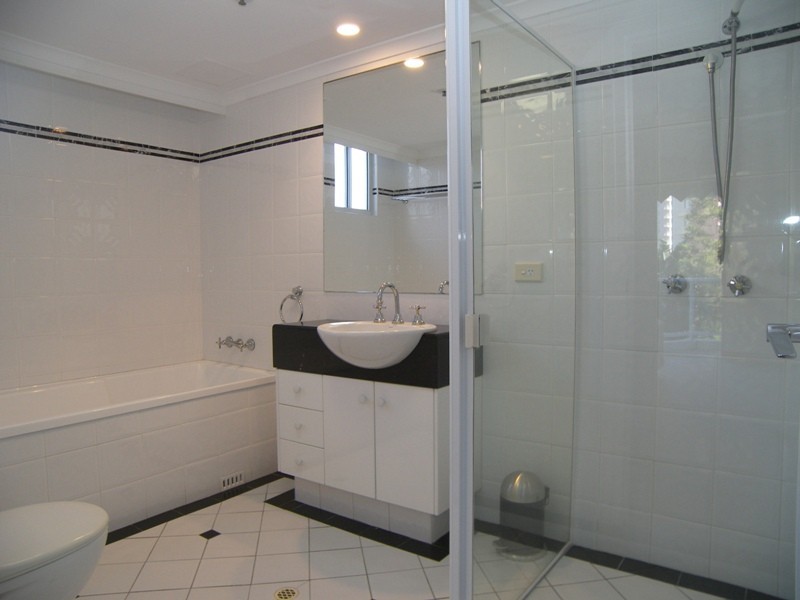 6/1 Hughes Avenue, Main Beach QLD 4217