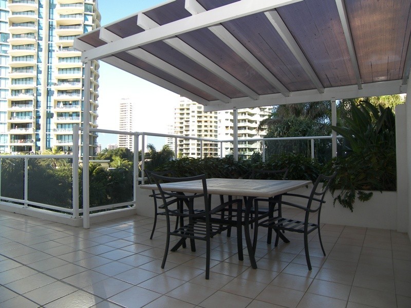 6/1 Hughes Avenue, Main Beach QLD 4217