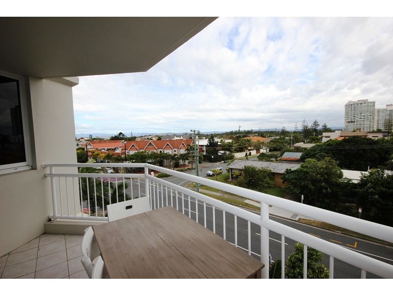 8/11-17 Hughes Avenue, Main Beach QLD 4217