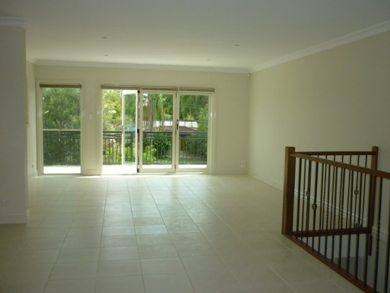 2/28 Birt Avenue, Surfers Paradise QLD 4217