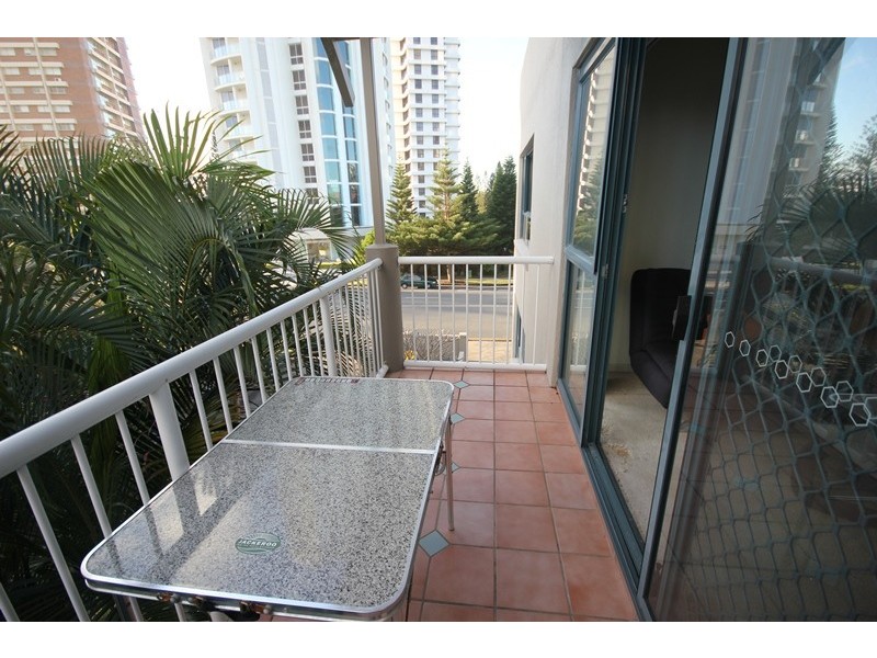 10/3650 Main Beach Parade, Main Beach QLD 4217