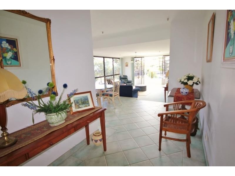 2/14 MacArthur Parade, Main Beach QLD 4217