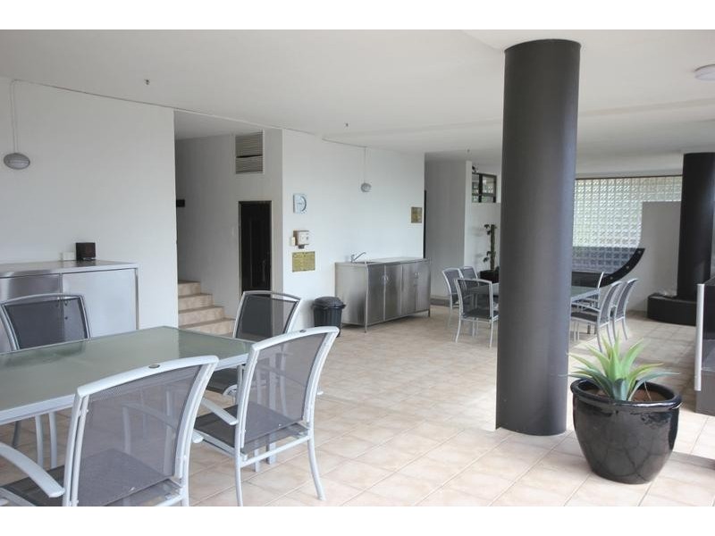 2/14 MacArthur Parade, Main Beach QLD 4217