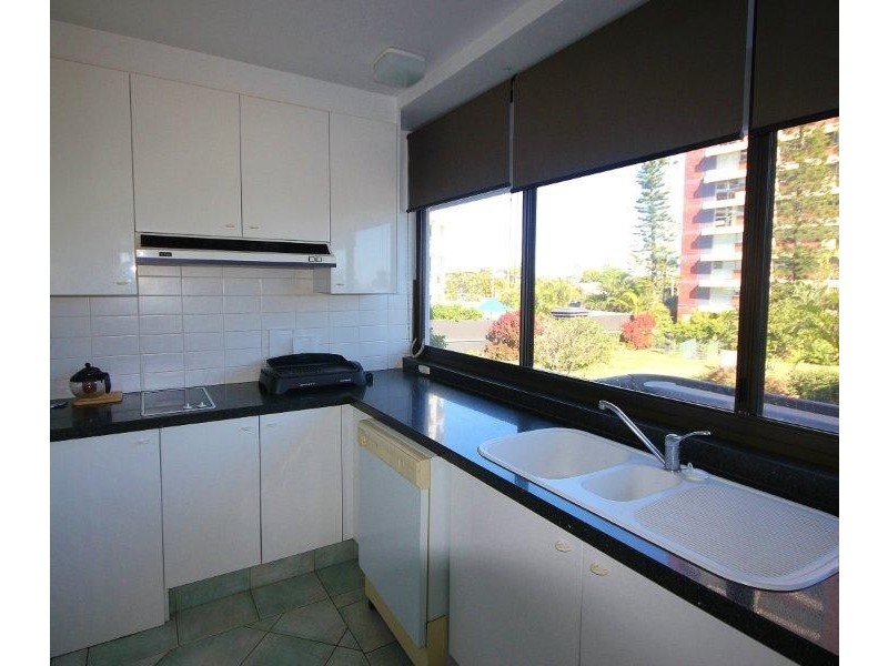 2/14 MacArthur Parade, Main Beach QLD 4217
