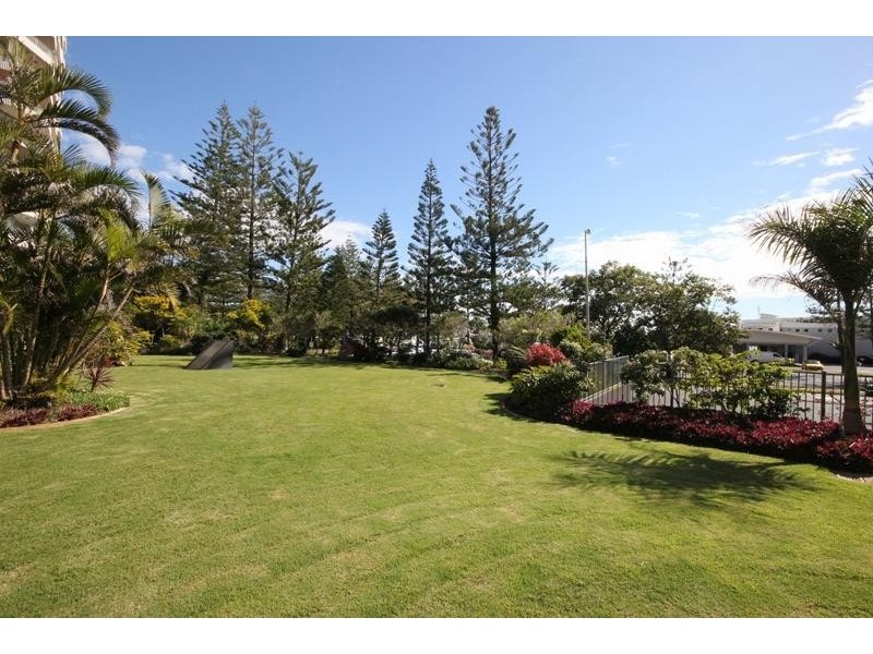 2/14 MacArthur Parade, Main Beach QLD 4217