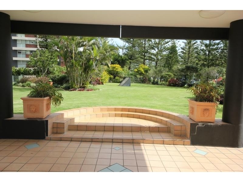 2/14 MacArthur Parade, Main Beach QLD 4217