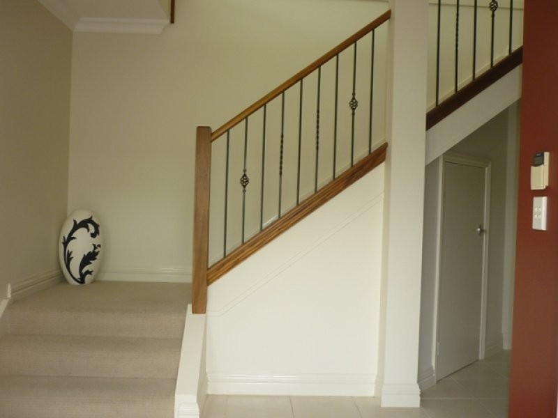 28 Birt Avenue, Surfers Paradise QLD 4217