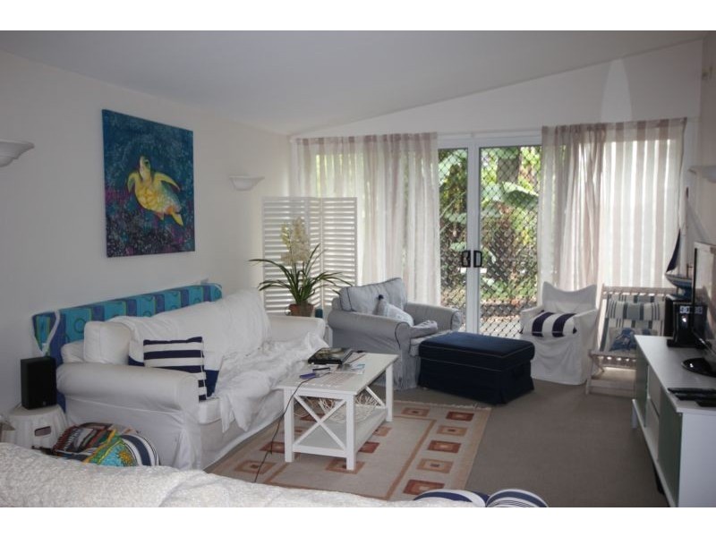 33 Pacific Street, Main Beach QLD 4217