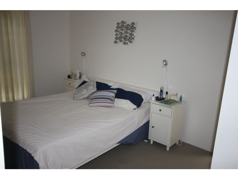33 Pacific Street, Main Beach QLD 4217