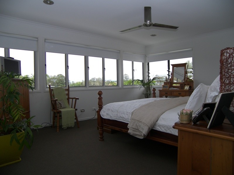 2/55 Cronin Avenue, Main Beach QLD 4217