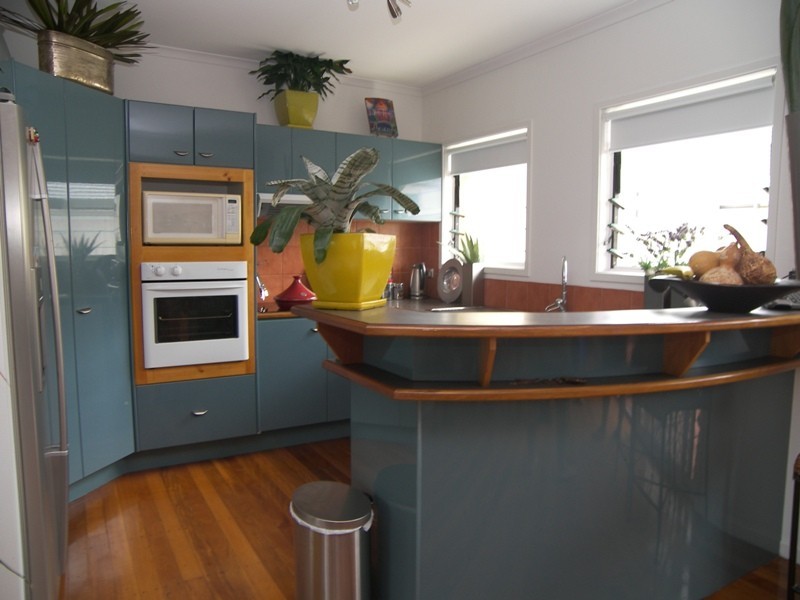 2/55 Cronin Avenue, Main Beach QLD 4217