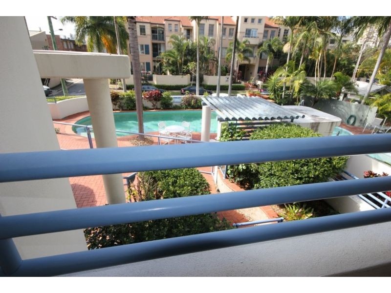 12/32 Cronin Avenue, Main Beach QLD 4217