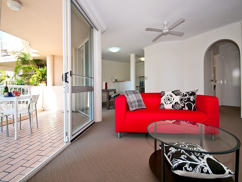6/6 BREAKER STREET, Main Beach QLD 4217