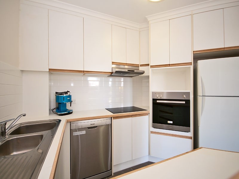6/6 BREAKER STREET, Main Beach QLD 4217