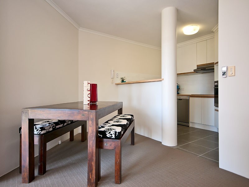 6/6 BREAKER STREET, Main Beach QLD 4217