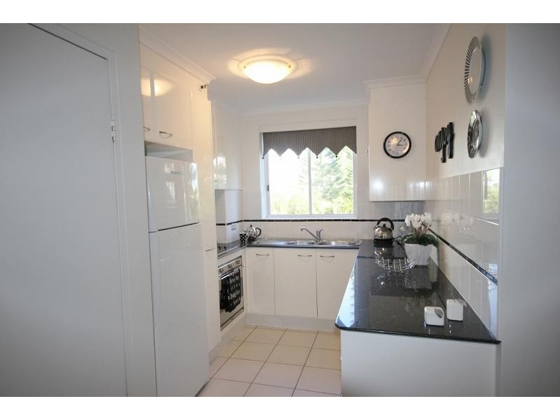 6/1 HUGHES AVENUE, Main Beach QLD 4217