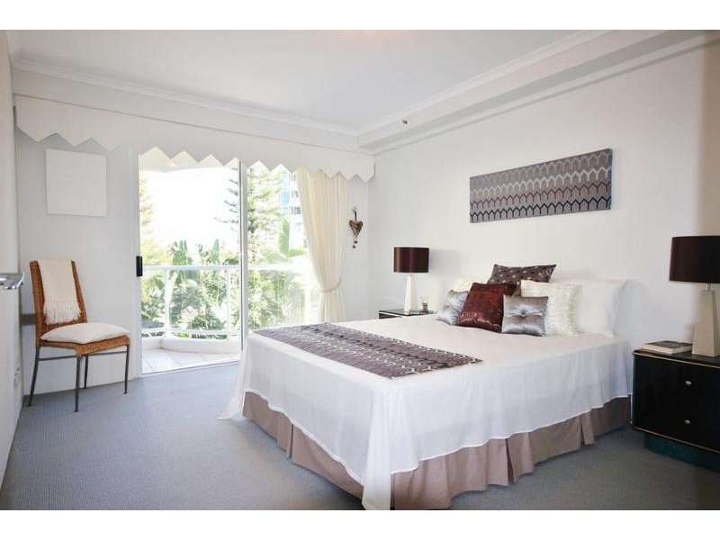 6/1 HUGHES AVENUE, Main Beach QLD 4217