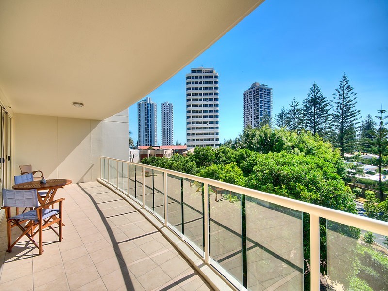 1034/1 LENNIE AVENUE, Main Beach QLD 4217
