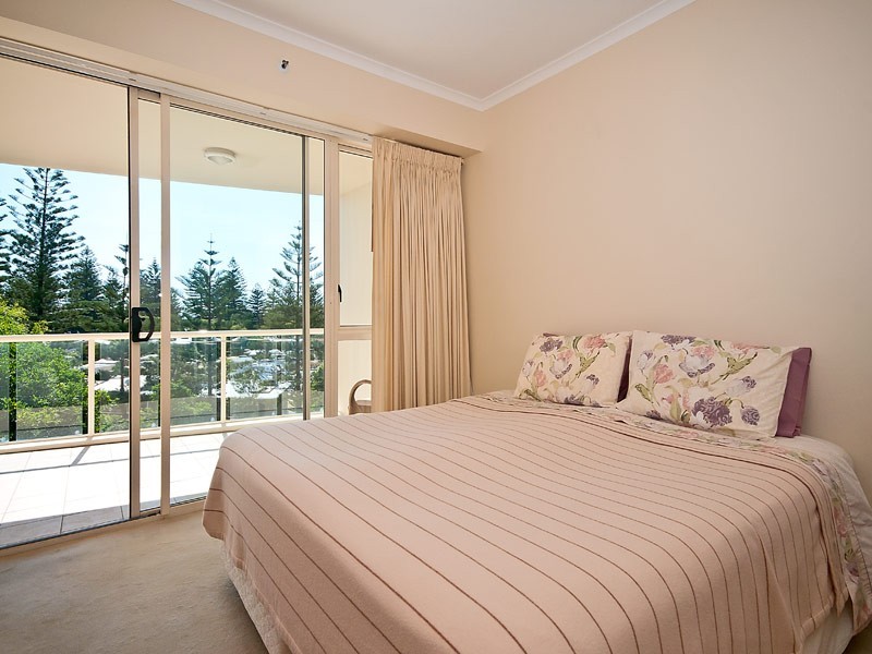 1034/1 LENNIE AVENUE, Main Beach QLD 4217